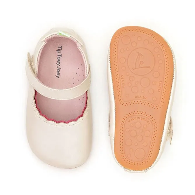 Roundy Shoes - Antique White / Fuchsia Shine (Baby)